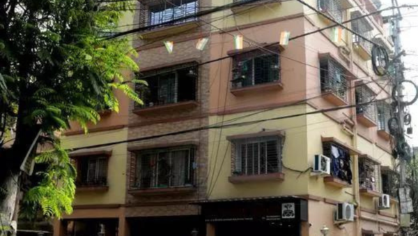 Masked duo gags, thrashes woman at knifepoint, loots wedding gold from Tolly flat in Kolkata