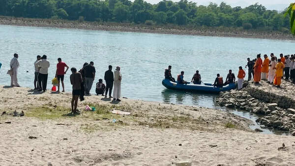 Ghaziabad techie slips into Ganga, friend jumps to save him; both drown