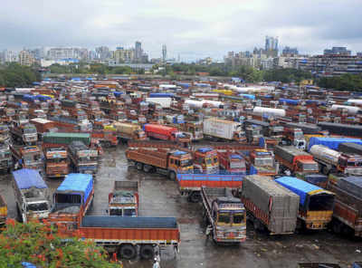 Mumbai: Truckers' strike gets mixed response