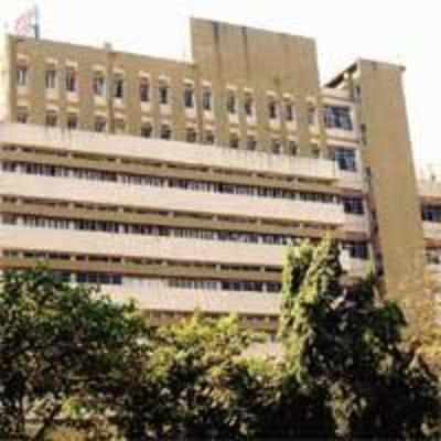 BMC undecided on retirement age, med colleges losing docs
