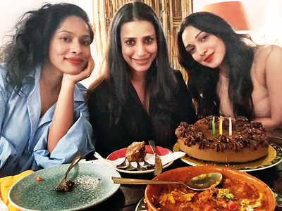 Kiara Advani, Masaba Gupta throw birthday party to producer Ashvini Yardi