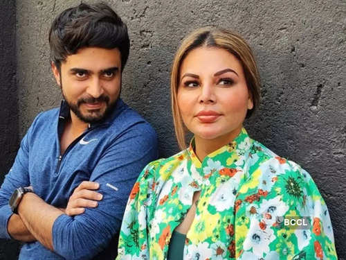 Exclusive - Adil Khan Durrani reacts to Rakhi Sawant's allegations; says 'I  don't even take her seriously, she's a dhokebaaz, imposter, who has looted  and conned me'