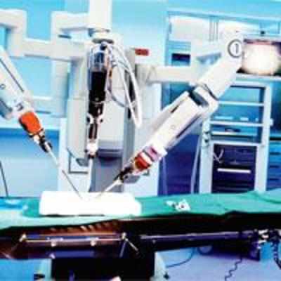 Robot debuts at city hospital, saves 61-yr-old cancer patient