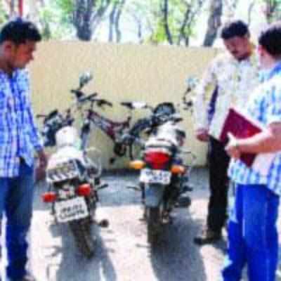 2 minors held for mobike thefts, 2 bikes recovered