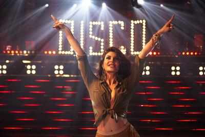 Jacqueline Fernandez sizzles in 'Disco Disco' song from A Gentleman