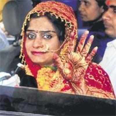 Plucky bride weds on V-Day - after marriage is called off over dowry demand