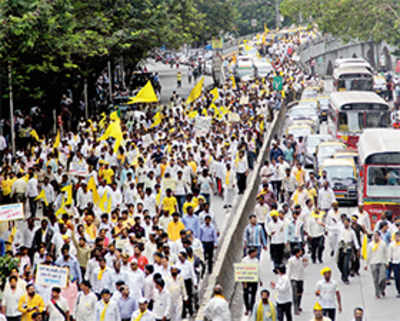 Quota protest leads to jam in South Mumbai