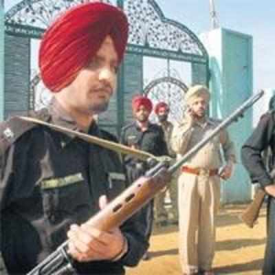 Sikh activists clash with police near Dera, 25 hurt