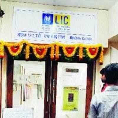 Computer server's hard disk crashes at LIC office in Vashi