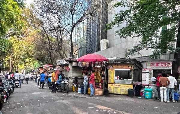 PMC to make police verification, QR-based IDs must for hawkers