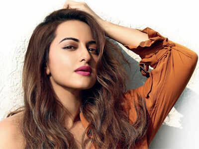 Sonakshi Sinha joins Aditya Roy Kapur in Abhishek Varman's Kalank