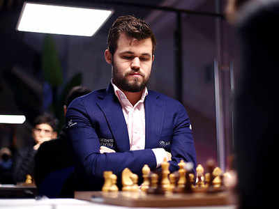 Magnus Carlsen refuses to buckle on first day of final