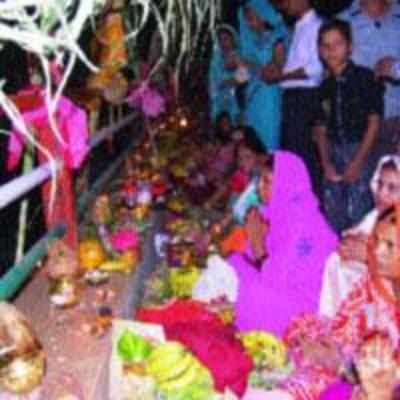 Suburban Biharis celebrate Chhat Puja