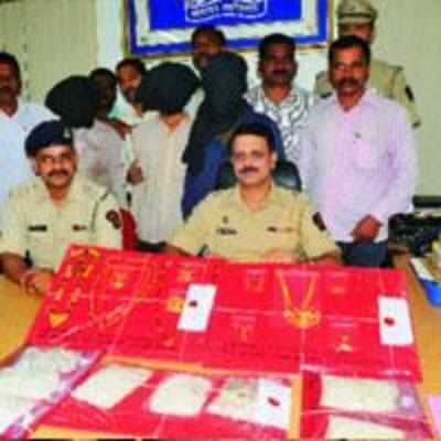 Three arrested for robbing a jewellery shop at Ramchandra Nagar