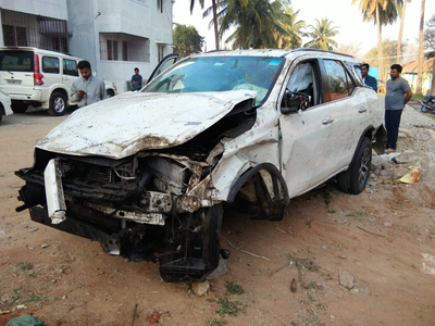 Kunigal police book BJP MLA CT Ravi's driver for ramming SUV into parked car; 2 dead
