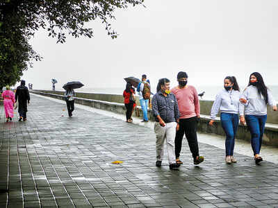 26 Marine Drive cops infected; police blame walkers violating safety protocol