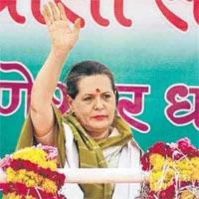 Man held with '˜loaded' gun at Sonia's rally in TN