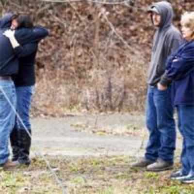 Four killed as NRA wants armed guards in schools
