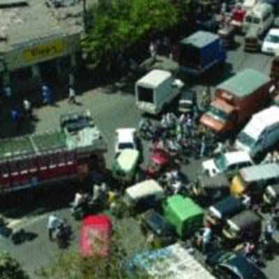 Increasing number of cars and bikes choke Kalyan roads