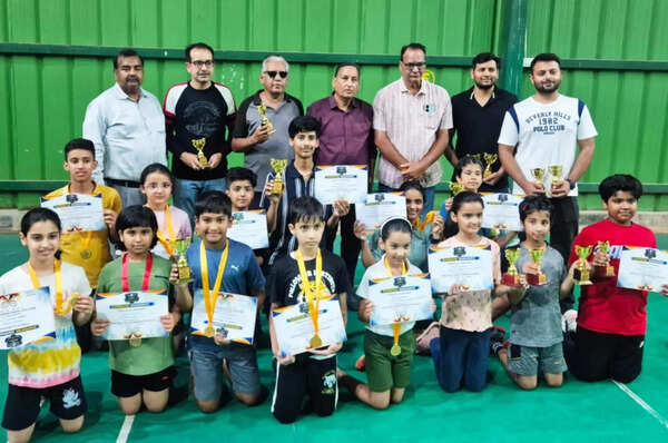 Tank sisters Geetakshi and Shagun emerge champions at Jaipur Sports Academy badminton tournament
