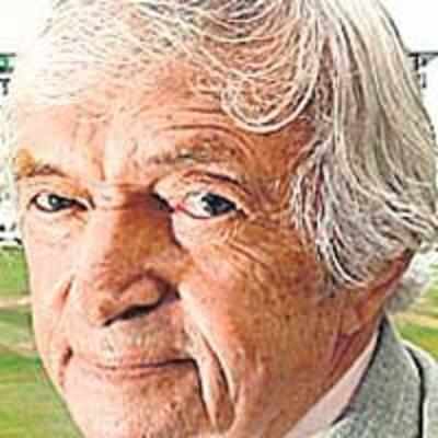 Benaud's baggy green on auction?