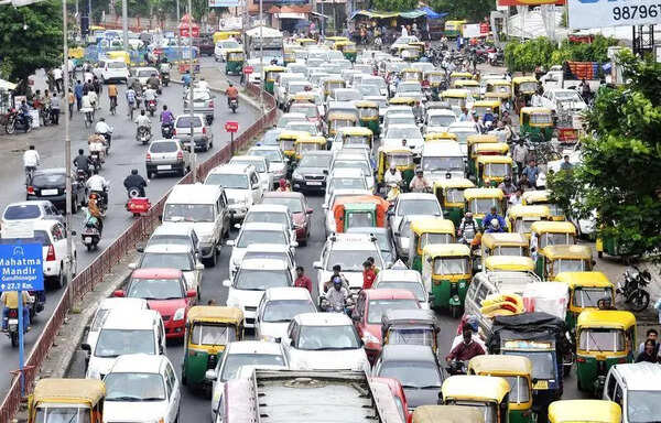 7.5k cr vehicle spend of Amdavadis eclipses transport dept’s 4k cr outlay