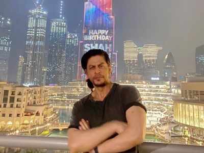 Inside Pics: Shah Rukh Khan hosts a birthday party for close friends and family in Dubai