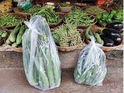 Hawkers who give plastic bags may lose licences