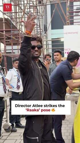 Atlee Recreates &lsquo;Raaka&rsquo; Pose During Airport Spotting