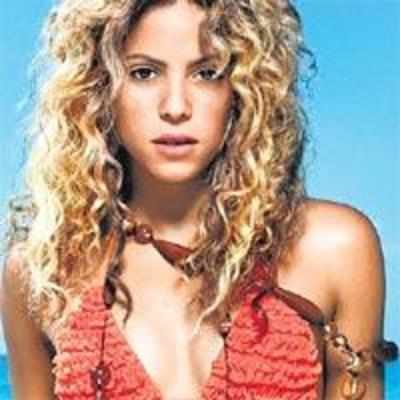 Shakira goes back to college