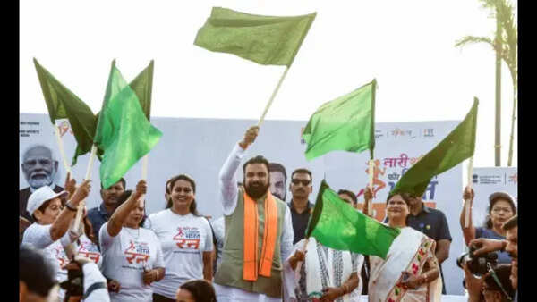CM flags off ‘Nari Shakti for Viksit Bharat Run’ in city