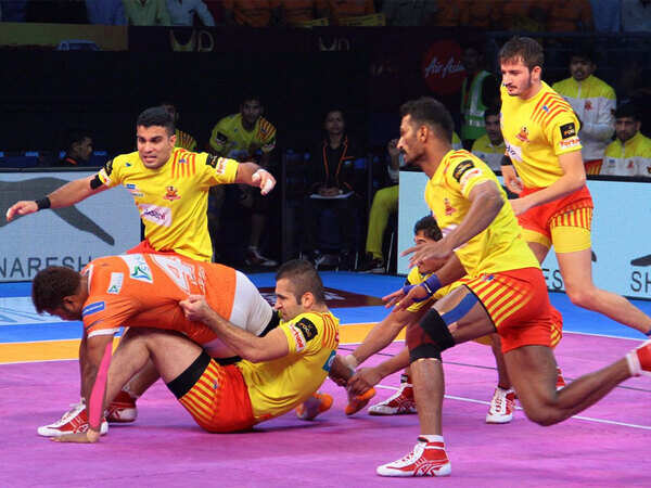 Pro Kabaddi: Fortunegiants destroy Paltan 44-20 in their own backyard