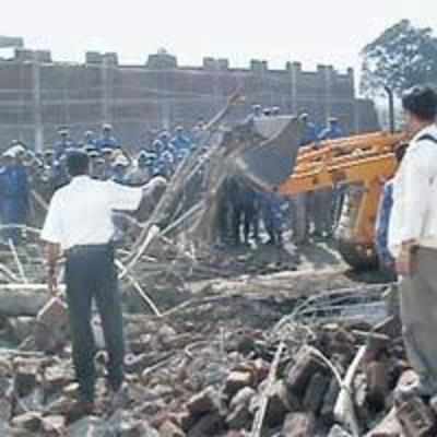 20 dead in Navi Mumbai as godown wall caves in