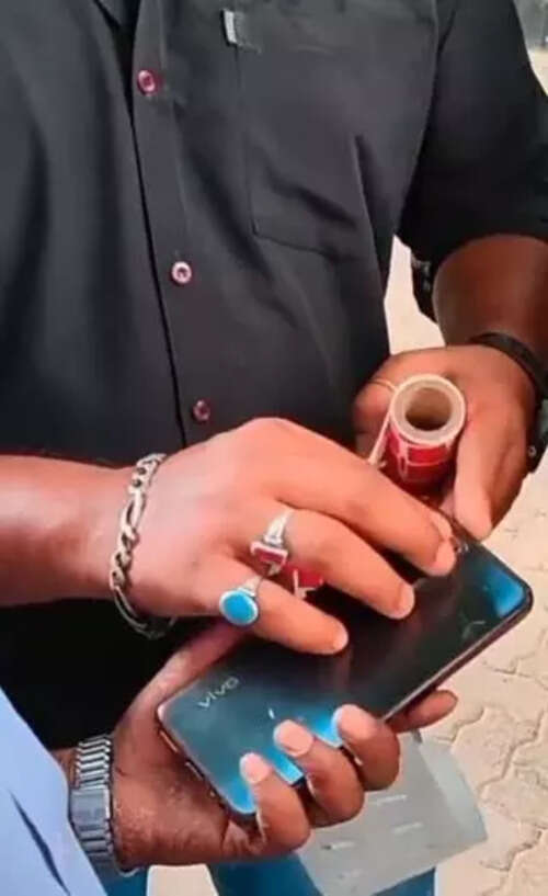 Ranbir Kapoor-Alia Bhatt wedding – Staff’s smartphones covered with stickers!