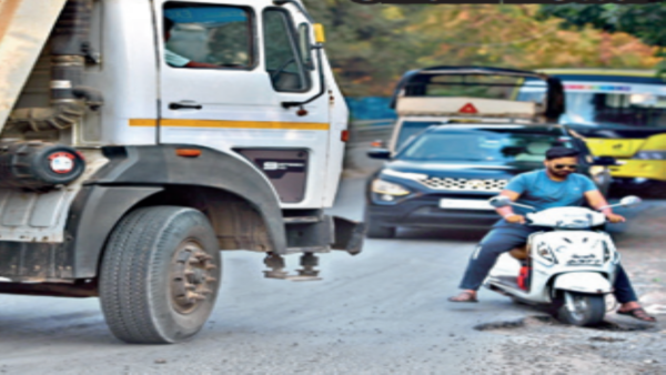 Pune: 15-day ban on heavy vehicles begins in Kondhwa on experimental basis