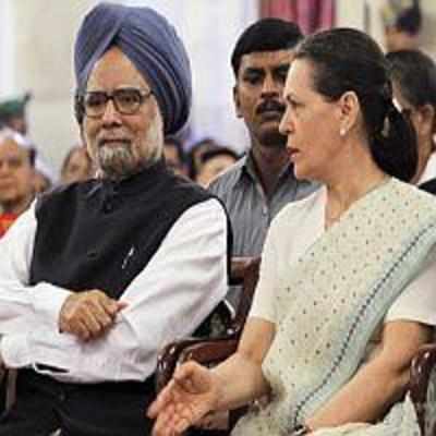 Sonia endorses govt's economic reforms