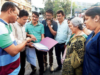 With crores of rupees stuck, irate customers meet in Dahisar on Sat