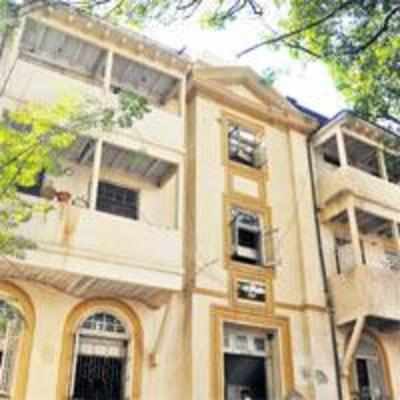 Cops told to give up plush south Mumbai flats, shift to suburbs