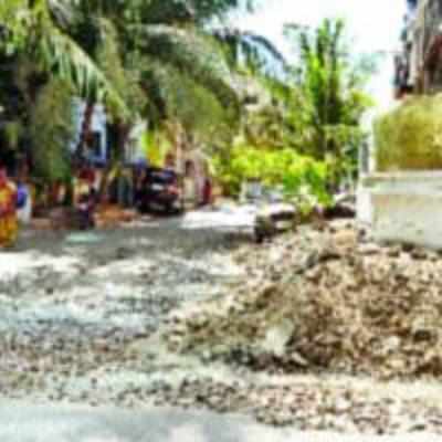 Dug up, uneven  roads, debris heaps, annoy Vashi residents