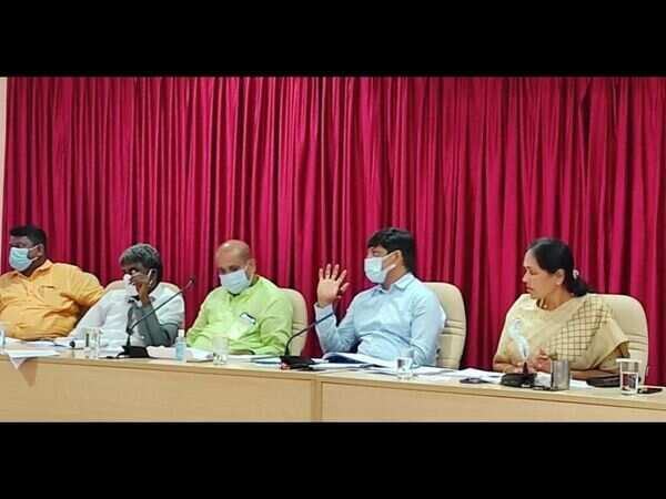 Check RT-PCR certificates of Kerala, Maharashtra travellers, MP tells officials