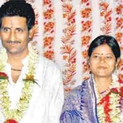 Couple waits 10 years to share wedding day with Abhishek