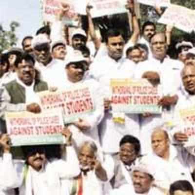 Telangana MPs fast, ask govt to drop cases against students