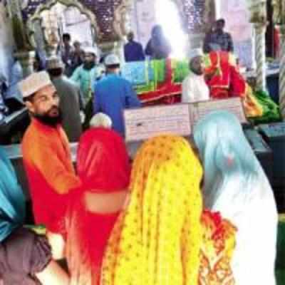'˜This is a dargah, and women aren't allowed in cemeteries'