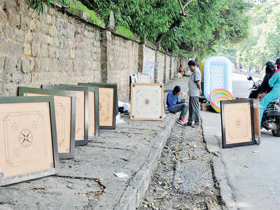 Games people play: Carrom gets the show on the road