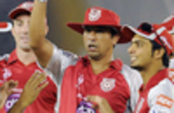 IPL 5: Punjab face Delhi in crucial match at Kotla 