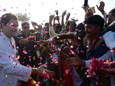 In poll-bound Gujarat, Rahul Gandhi attacks Narendra Modi over demonetisation, GST