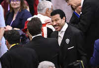 Check out our latest images of <i class="tbold">lionel richie</i>