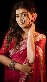 10 best traditional saree looks of Priya Bapat