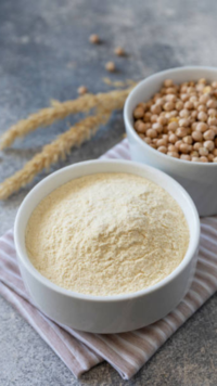 ​Protein powder can be easily <i class="tbold">made at home</i> with healthy ingredients.​