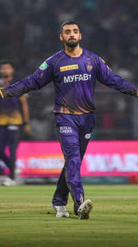 ​<i class="tbold">varun chakaravarthy</i> (KKR): 20 wickets